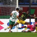 Senegal edge 10-man Mali to reach AFCON 2025 semi-finals