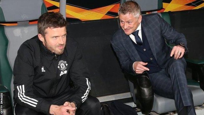 Solskjaer, Carrick lead race for Manchester United coaching role