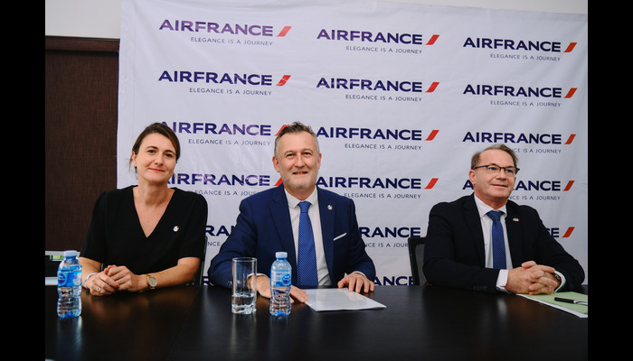 From left: Stephanie Spelle, Commercial Director, Nigeria, Ghana, & Southern Africa; Air France Nigeria’s General Manager, Mr Jean-Luc Mevellec and Consul General of France in Lagos, Mr Laurent Favier at the press briefing on Friday